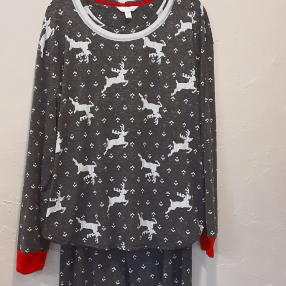 Sz (16/18) Super Soft Reindeer Gray Red White Pajama Set